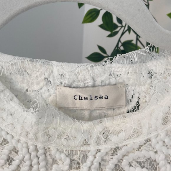 Chelsea Lace Sleeveless Top - Picture 3 of 3